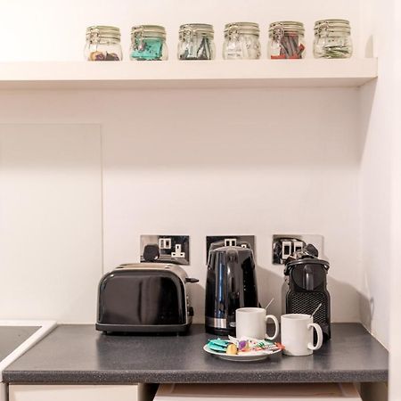 Soho & Covent Garden Apartment, Sleeps 3 Лондон Экстерьер фото